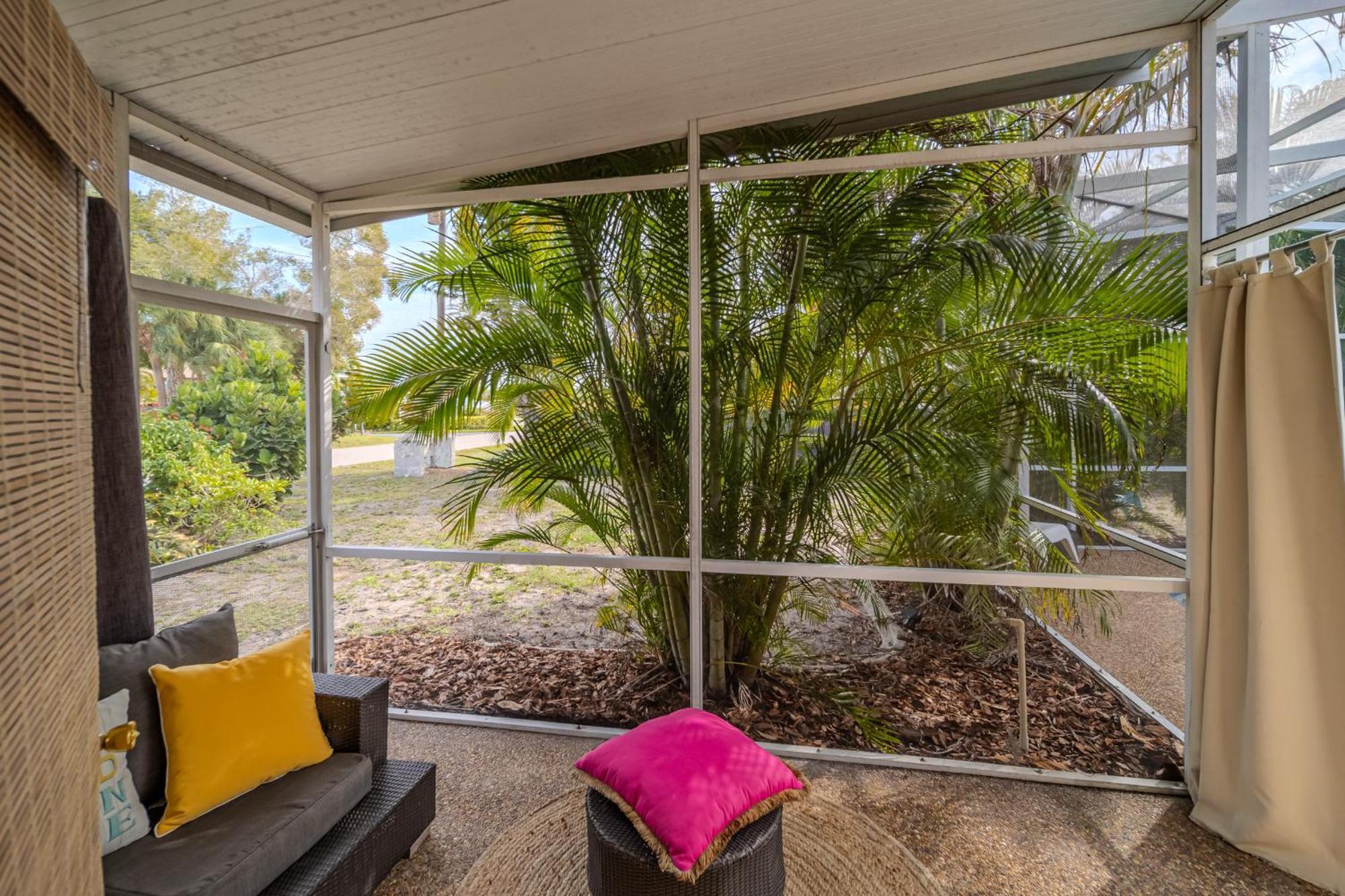 Fantastic Island House 1 Mile To The Beach With Heated Pool Sarasota Exterior foto